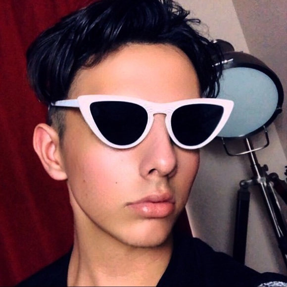 Meet your Posher, Stephen - Picture 1 of 1